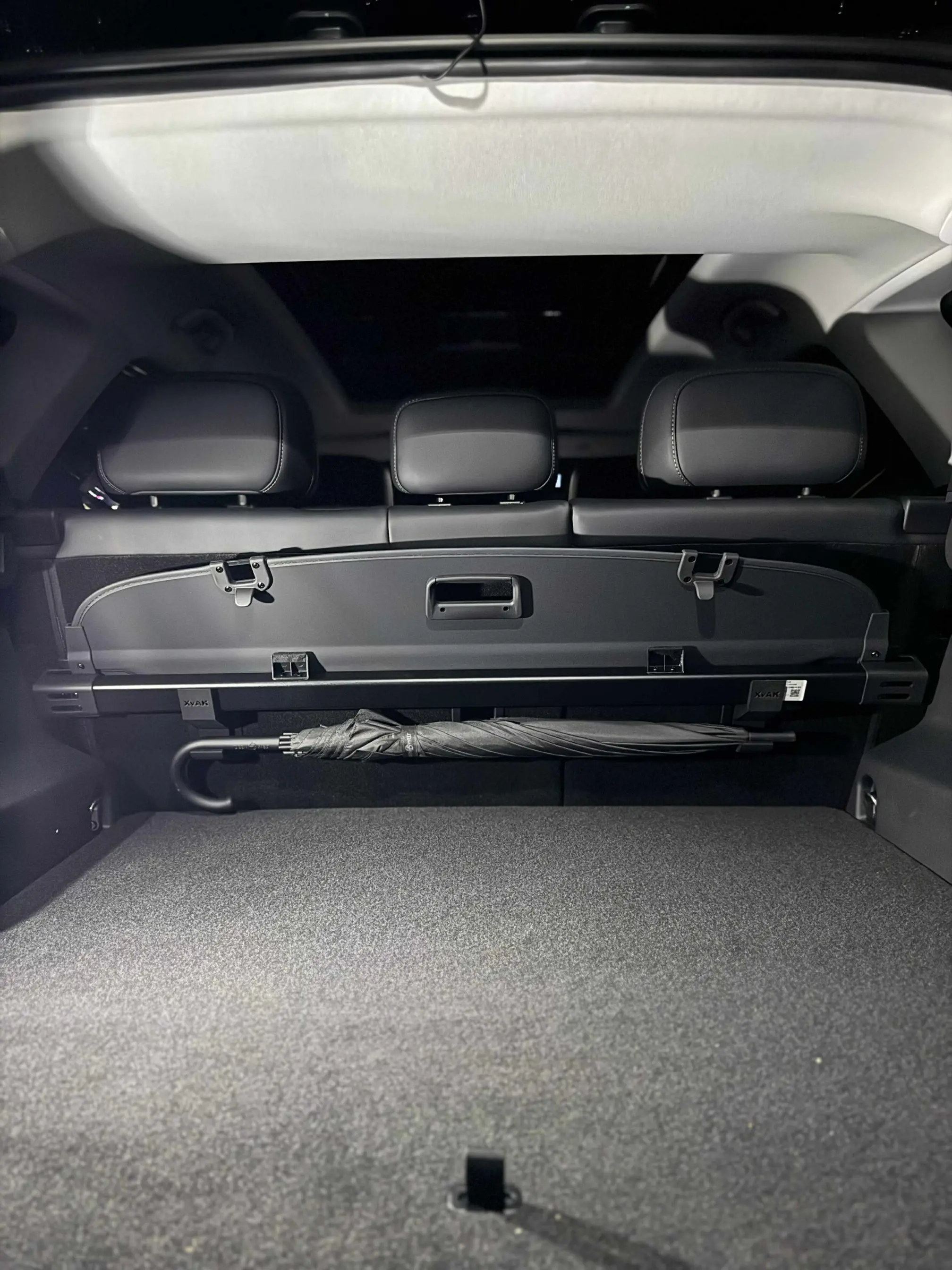 Uchwyt Jaecoo J7 - montaż w bagażniku