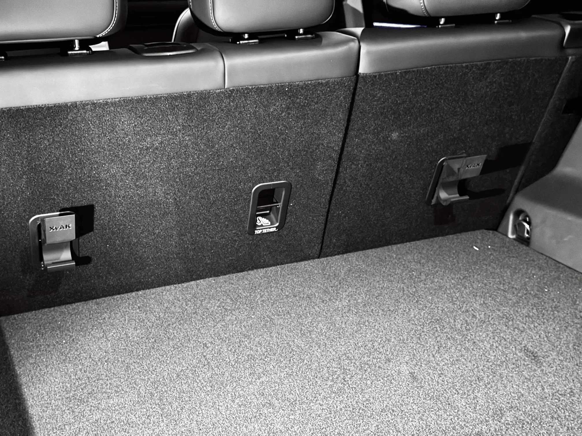 Komplet uchwytów do Jaecoo J7 - 2 sztuki